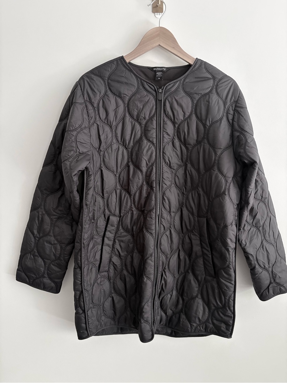 Athleta Alight Jacket In Black Zip Front Outdoor Casual Travel Insulated Size M